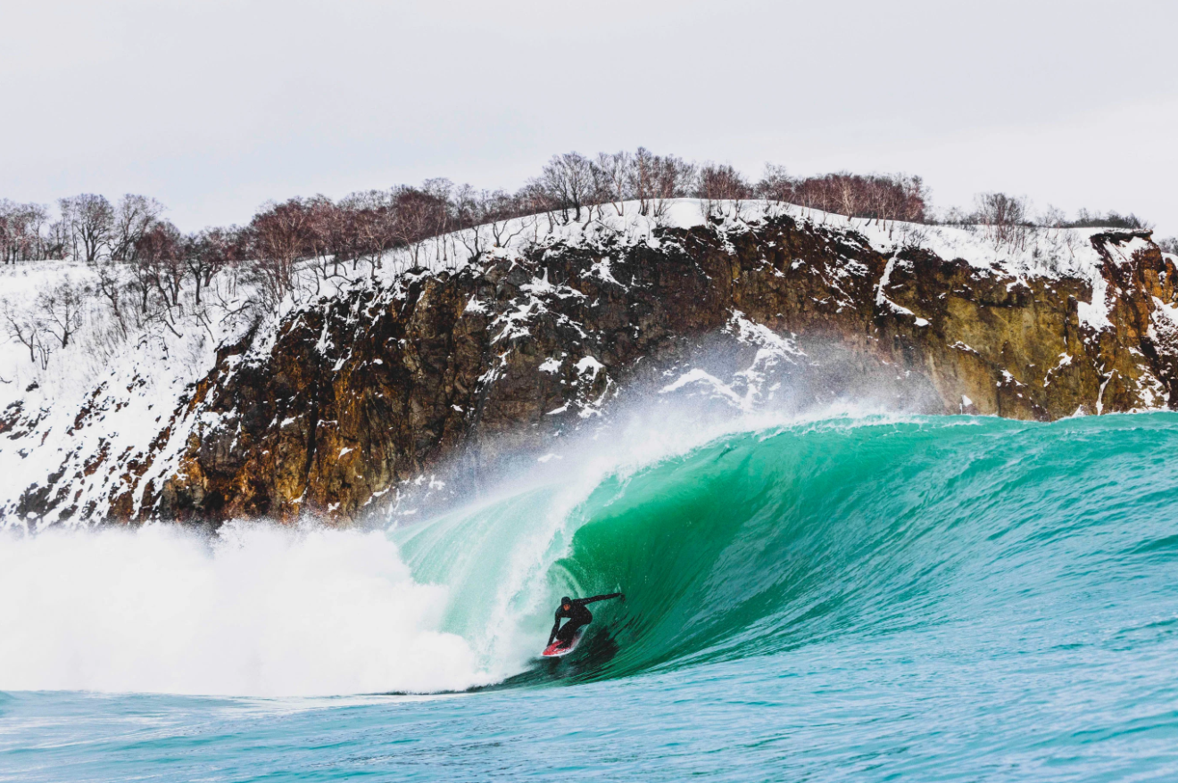 Letty Mortensen in the barrel in Russia - Kamchatka Screenshot